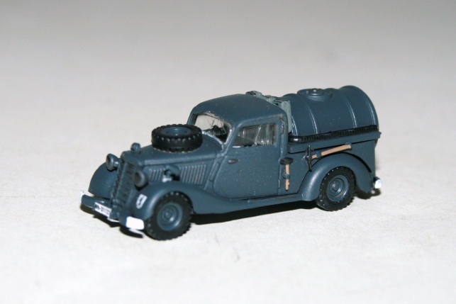 Mercedes 170V Tankwagen Luftwaffe